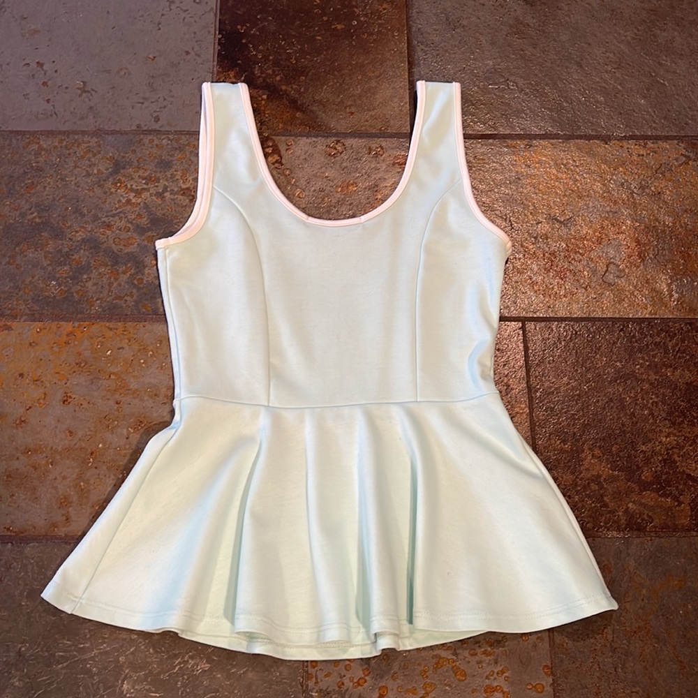 Casual Couture Mint Peplum Blouse - Size Small 🦋